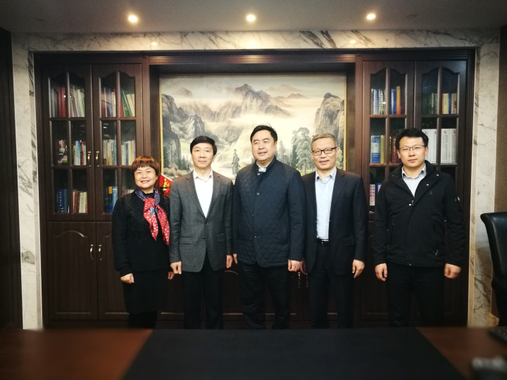 1496479701795725.jpg 2-趙振元同志與無錫產業集團黨委副書記、工會主席劉濤、太極實業黨委書記褚兵、太極實業黨委副書記、工會主席陳月芳、太極實業董事會秘書丁奎一行親切合影.jpg