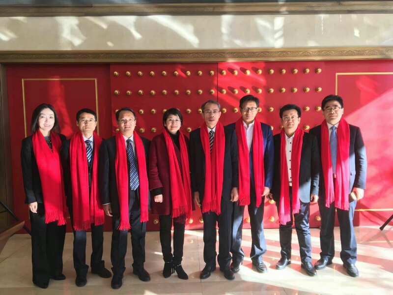 1496480978478073.jpg 3-胡宏峻董事長、薛源總經(jīng)理、王進(jìn)所長、余才志副院長、季超副院長等在掛牌儀式上親切合影.jpg