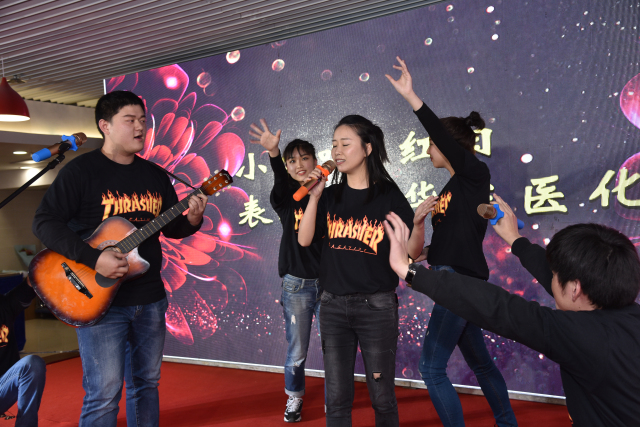 1496500998762336.jpg 14-華東醫(yī)化院小合唱《紅日》.jpg